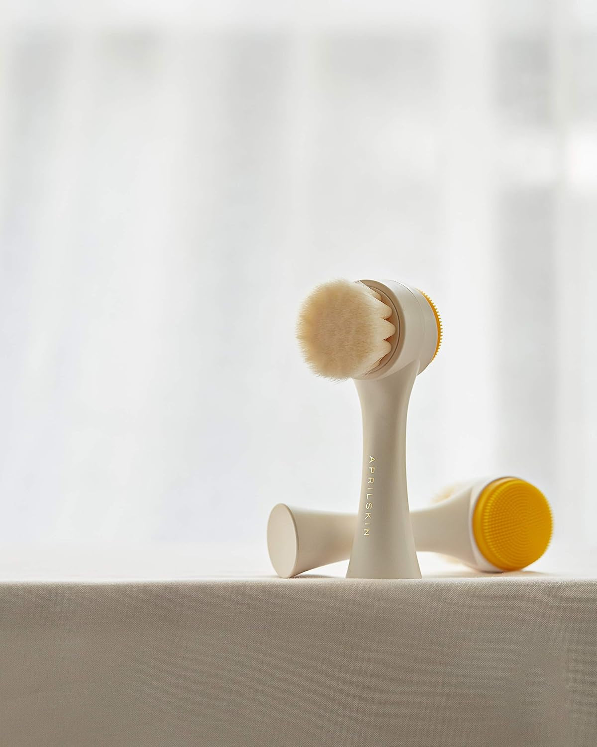 APRILSKIN - Dual Cleansing Pore Brush